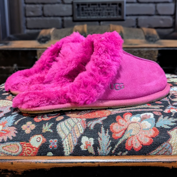 UGG Women's Fuchsia Fluffy Slippers - Picture 1 of 7